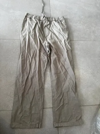Pantalon Zara, taille M, très bon état, élastique à la taille, longueur 100cm