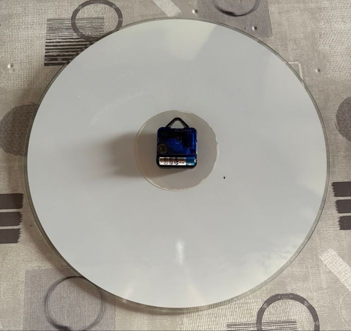 Horloge en verre Bouledogue - photo numéro 4