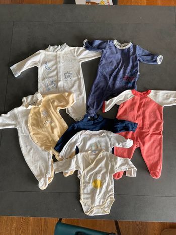 Lot de 4 pyjamas 3 bodies 3 mois