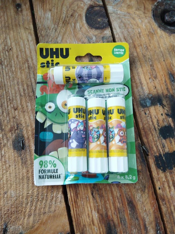 Colle uhu monstres vert