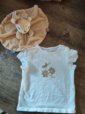 T-shirt Kiabi motif fleur dorée