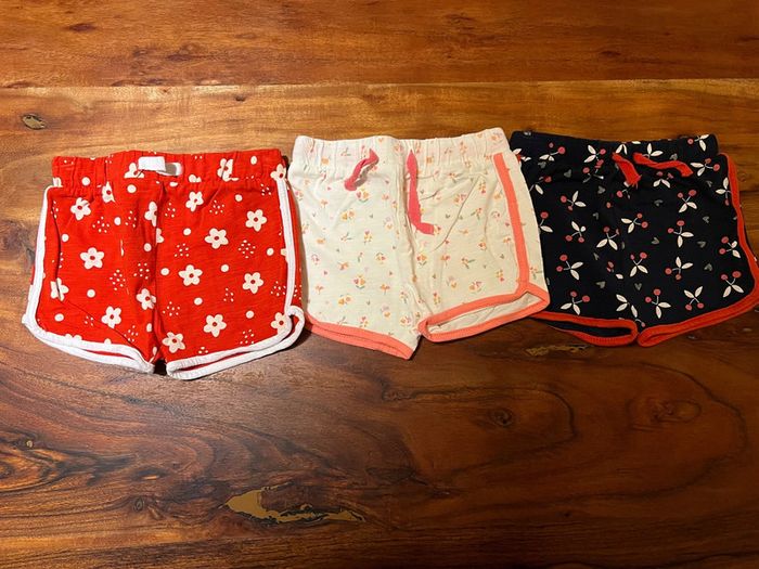 Lot short fille 12 mois