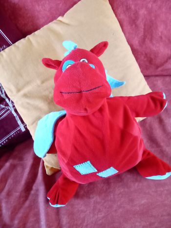 Range pyjama ou marionnette  dragon