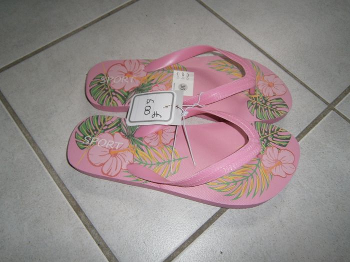 Tongs rose P36 Neuves - photo numéro 3