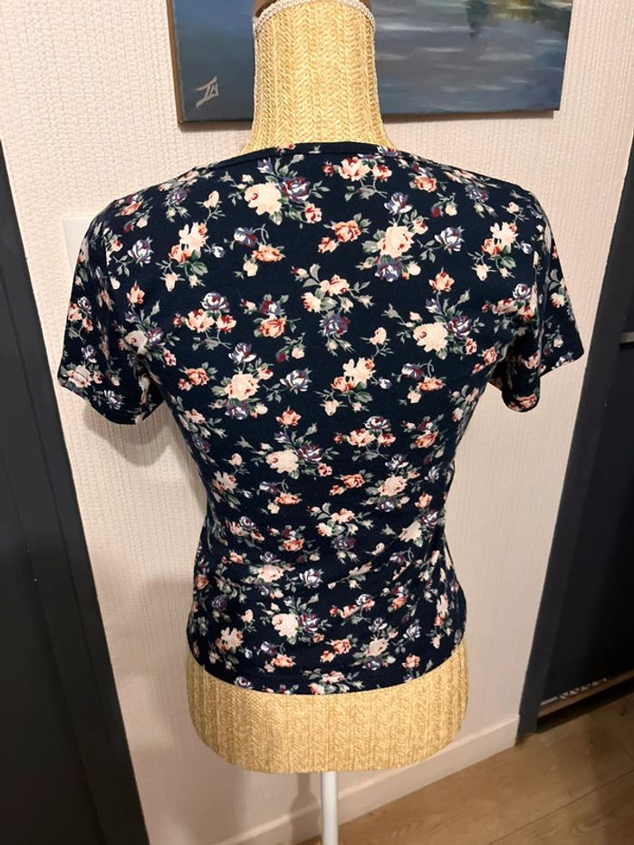 T shirt fleuri - photo numéro 2