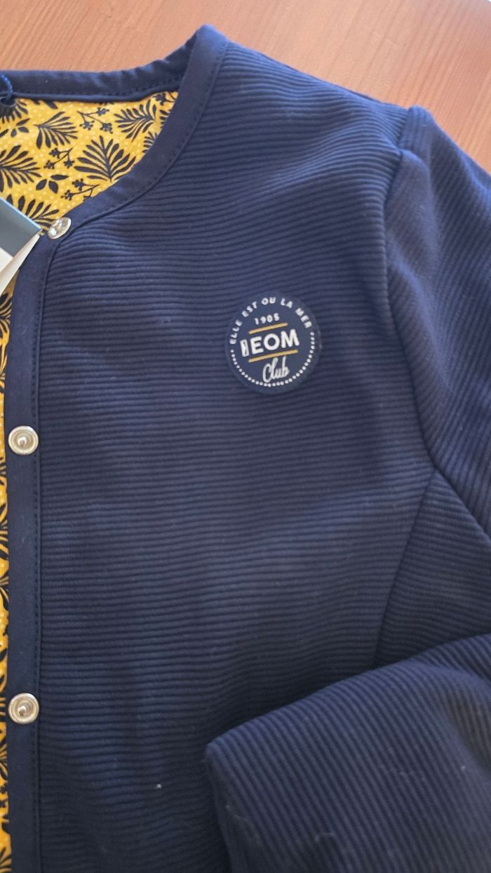Neuve (non portée)🏷 🥰😍 superbe veste réversible matelassée 10 ans fille 😍🥰 - photo numéro 3