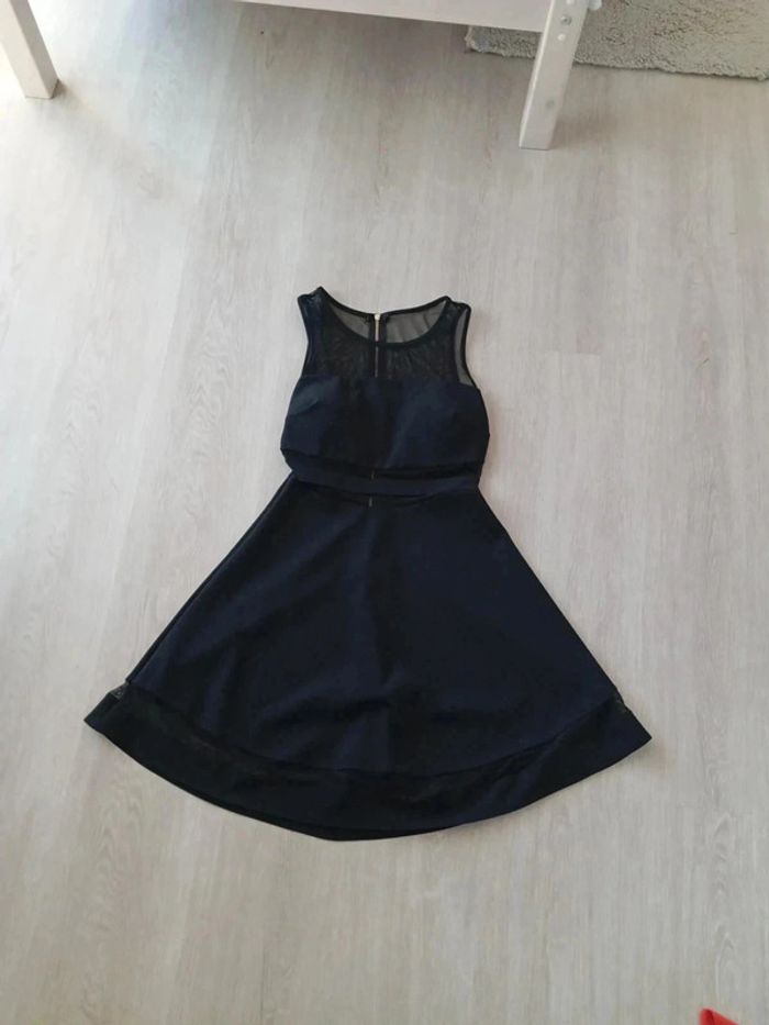 Robe noire à dentelle et fermeture éclair dans le dos- 36 - Sans marque