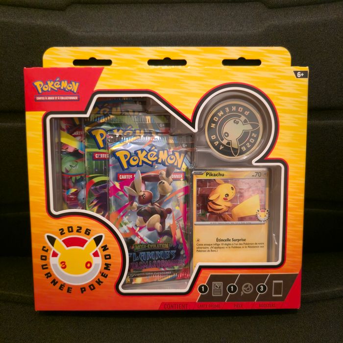 Pokemon Coffret Tripack Collection Journée Pokémon 2026 30 ans (2 ME2/ 1 ME1)