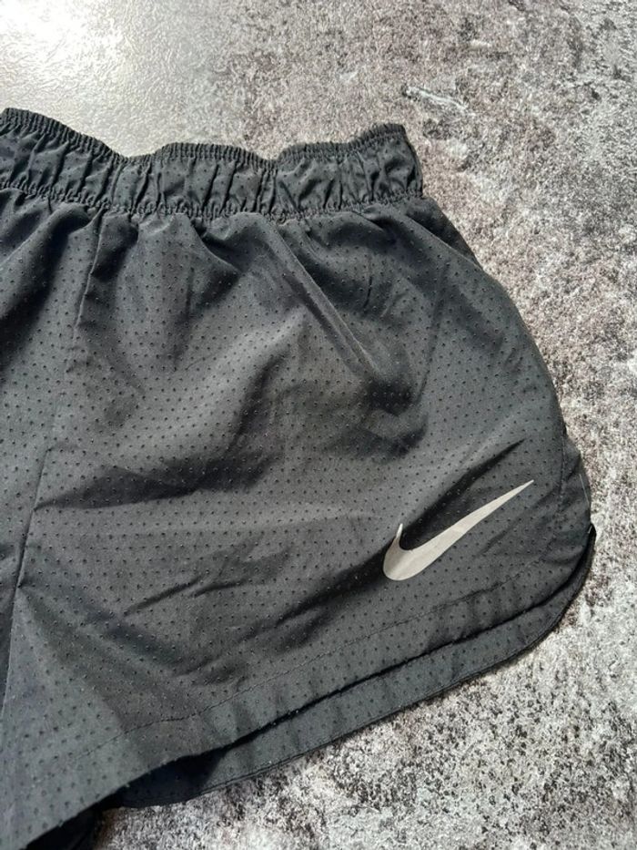 Short sport running noir femme Nike S Dri fit Women Sportshorts Damen Pantaloncini sportivi donna - photo numéro 2