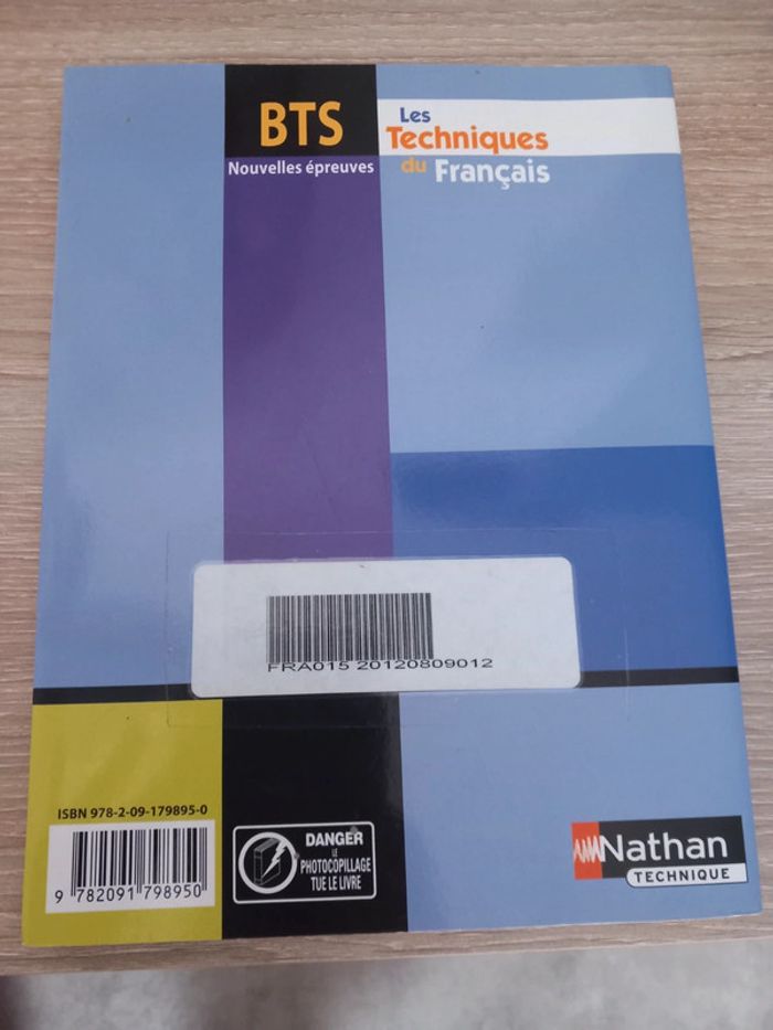 Livre Les Techniques du Francais - photo numéro 4