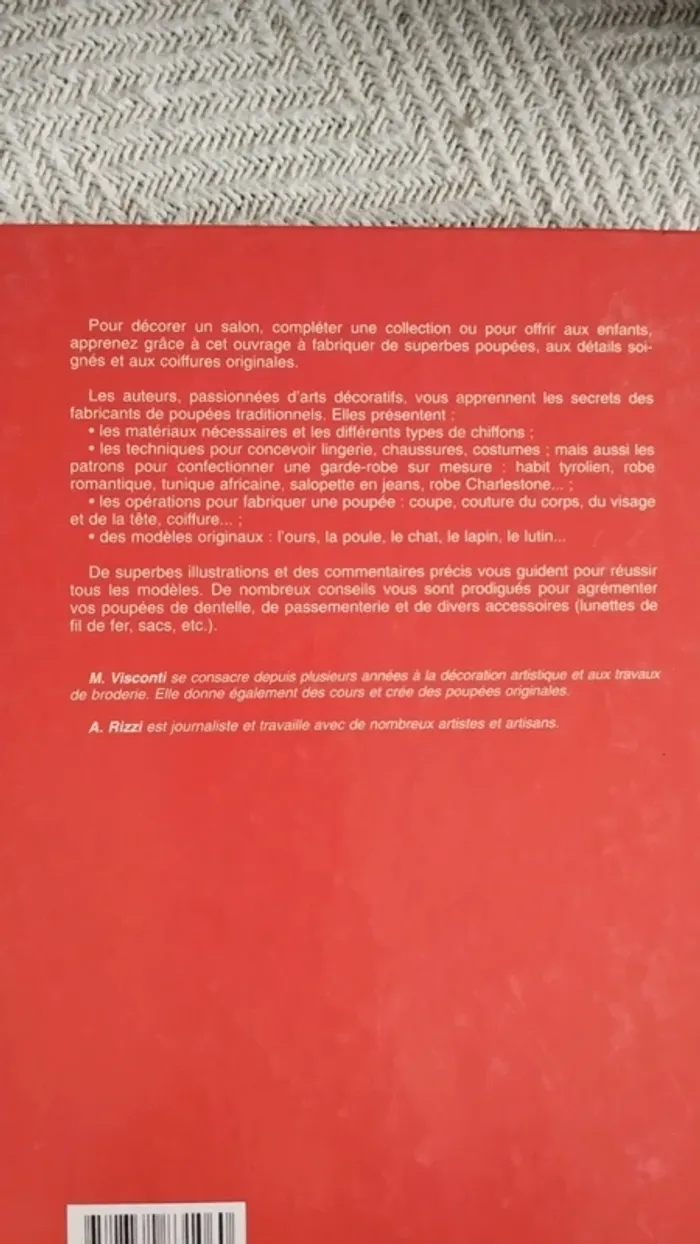 Livre comment réaliser décorer habiller les poupées - photo numéro 2