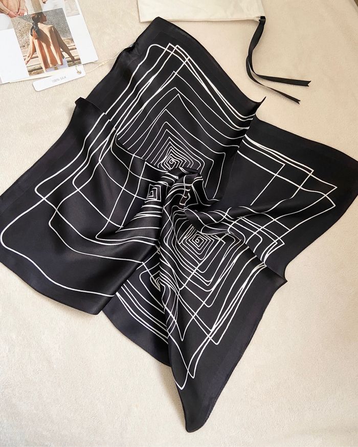 Carré de soie vintage chic 100% soie - photo numéro 2