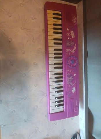 Piano Violetta avec pile déjà intégré 