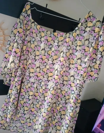Haut fleuri 54-56