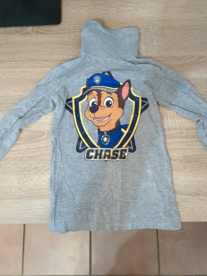 Tee shirt manches longues col roulé 6 ans