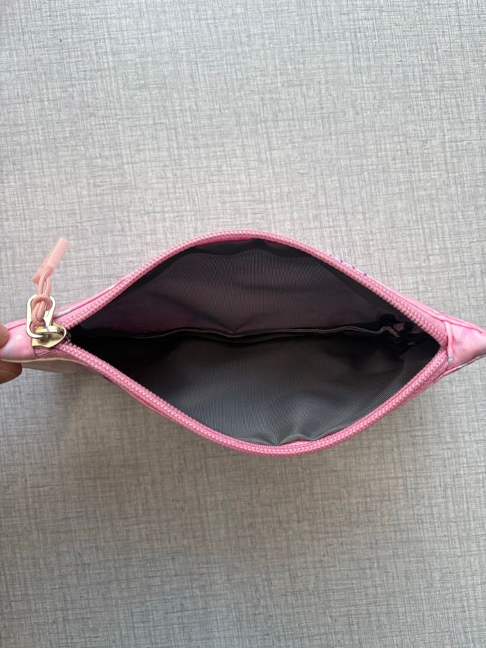 Ensemble 3 pièces sac à dos, sac à collation et plumier assortis KPop Demon Hunters Neuf et emballé - photo numéro 10