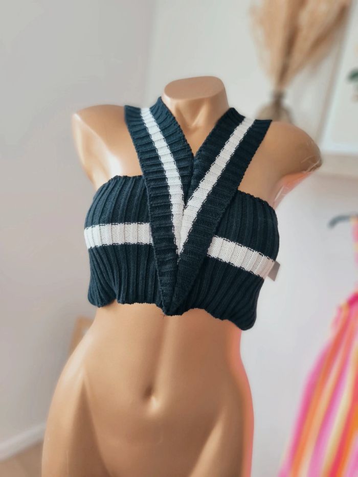 🖤🤍 Haut court en maille noir & blanc – NEUF 🤍🖤