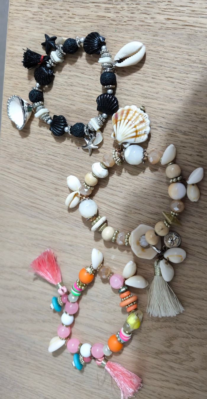 Lot de 3 bracelets à breloques