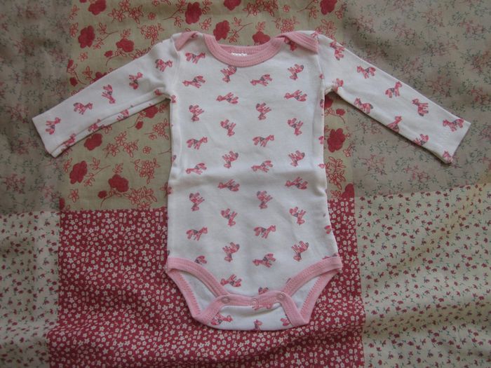 Body manches longues blanc et rose 1 mois