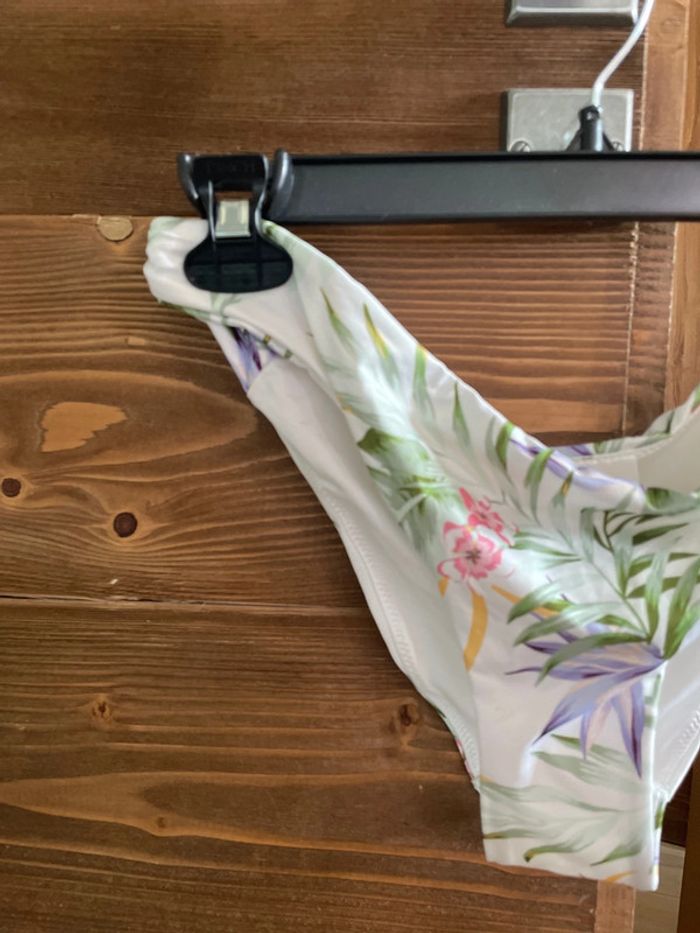 Bas de maillot de bain blanc à fleurs - photo numéro 3