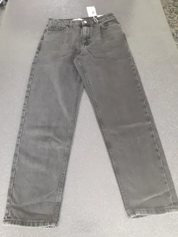 Jean regular MNG neuf