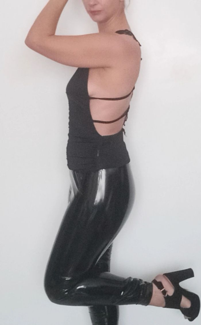 Top décolleté dos nu noir taille unique - photo numéro 3
