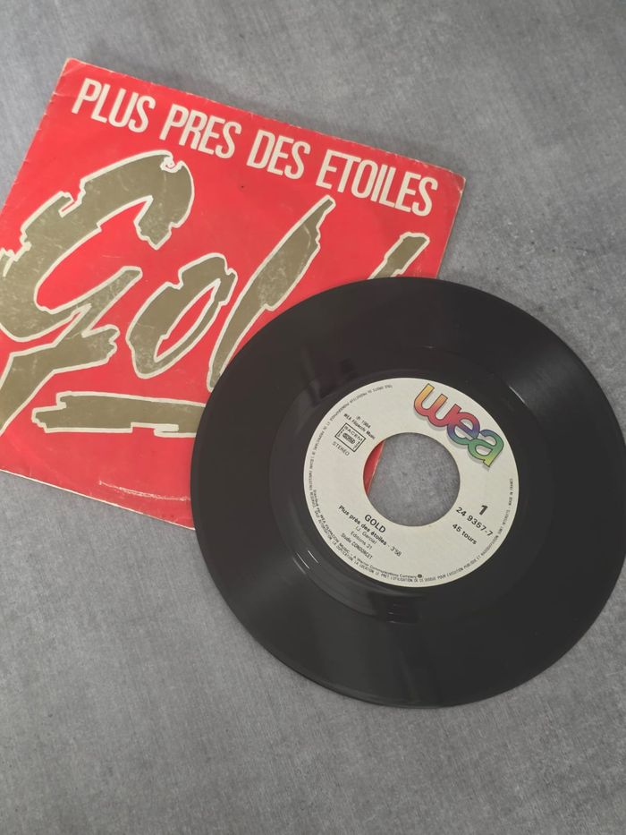 🎵 Gold – Plus près des étoiles (45 tours vinyle) 🎵 - photo numéro 3