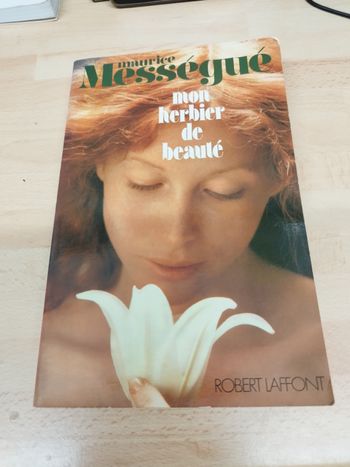 Mességué

mon herbier de beauté

ROBERT LAFFONT