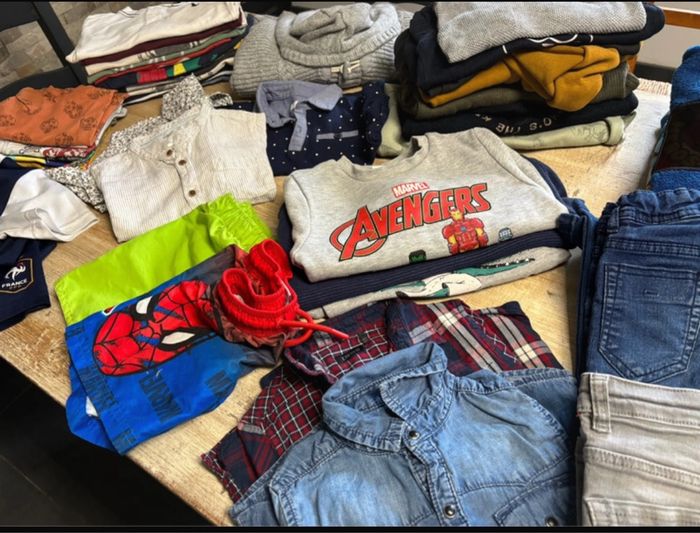 Gros lot de vêtements garçon enfant 4 ans - photo numéro 3