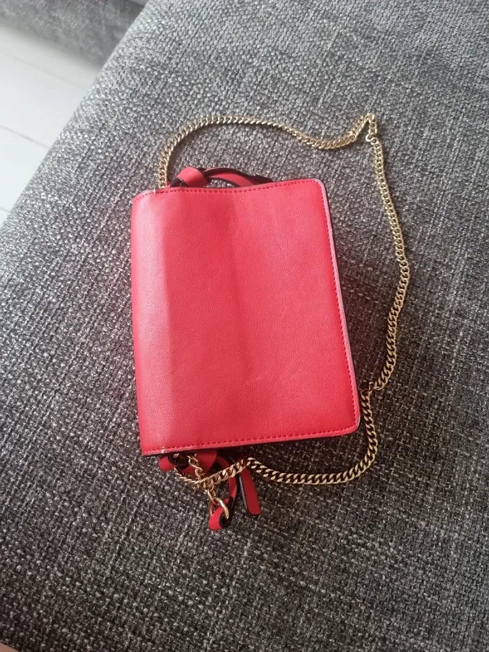 Sac rouge - photo numéro 3