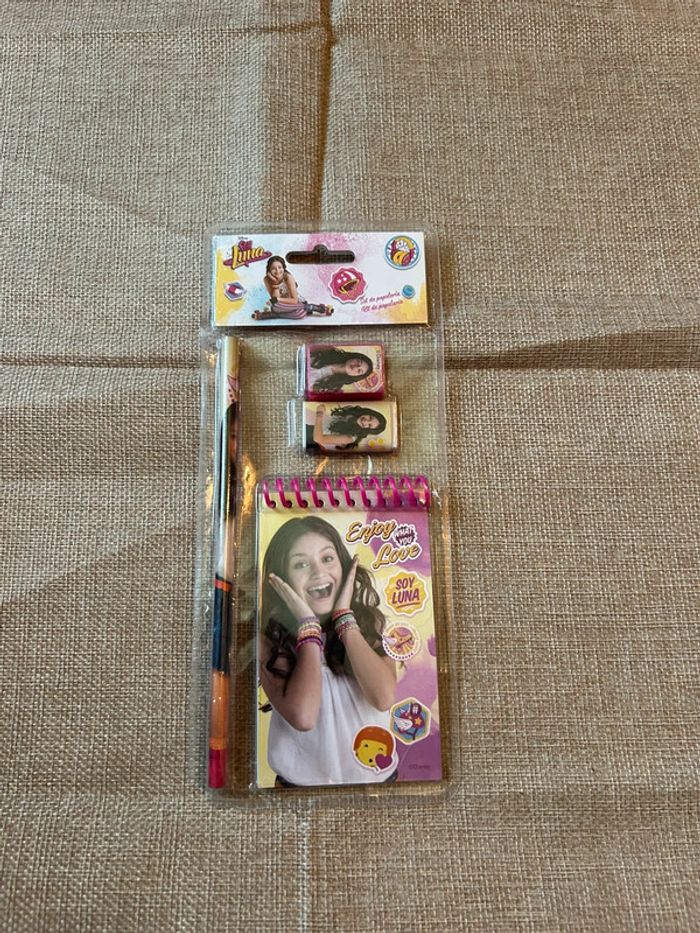 Set papeterie Soy Luna comprenant un crayon, un carnet, une gomme et un taille crayon