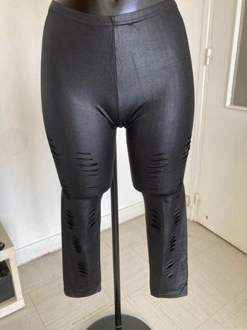 Legging court déchiré effet huilé taille unique