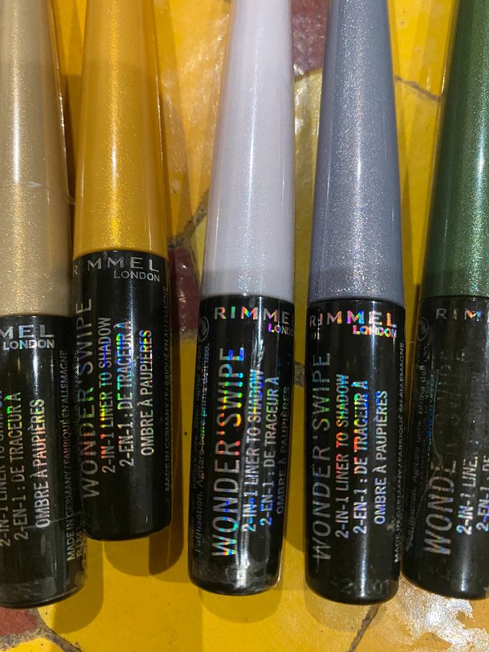Eye liner couleur - photo numéro 3
