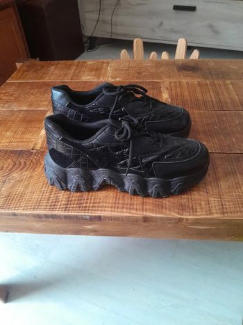 Baskets plate-forme taille 38 neuves