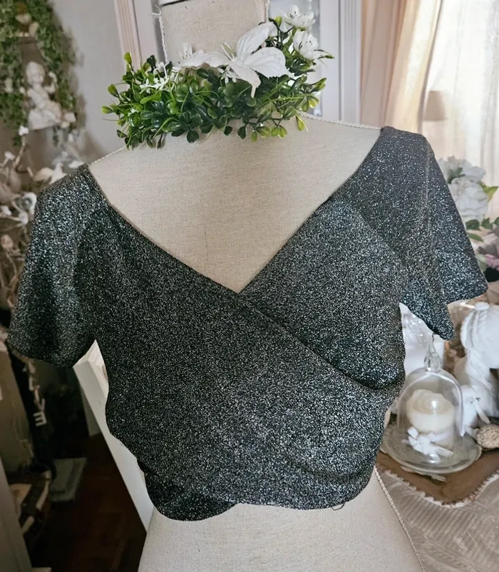 Haut crop top noir pailleté argenté Jennyfer Taille M Neuf - photo numéro 2