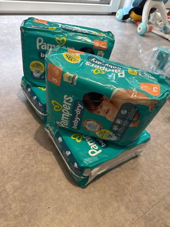 Couches Pampers
