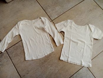 Maillots de corps blancs 4 ans