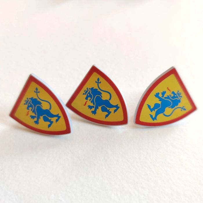 3 chevaliers médiévaux LEGO 🏹 - Excellent état 🌟 - Envoi rapide 🚚💨 - photo numéro 7
