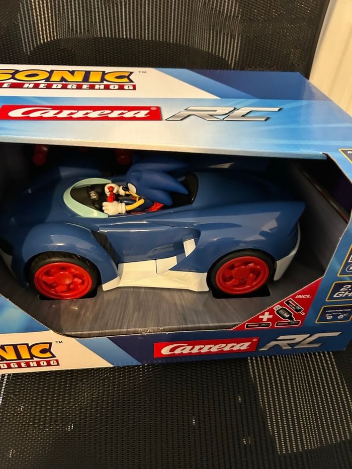 Voiture télécommandée