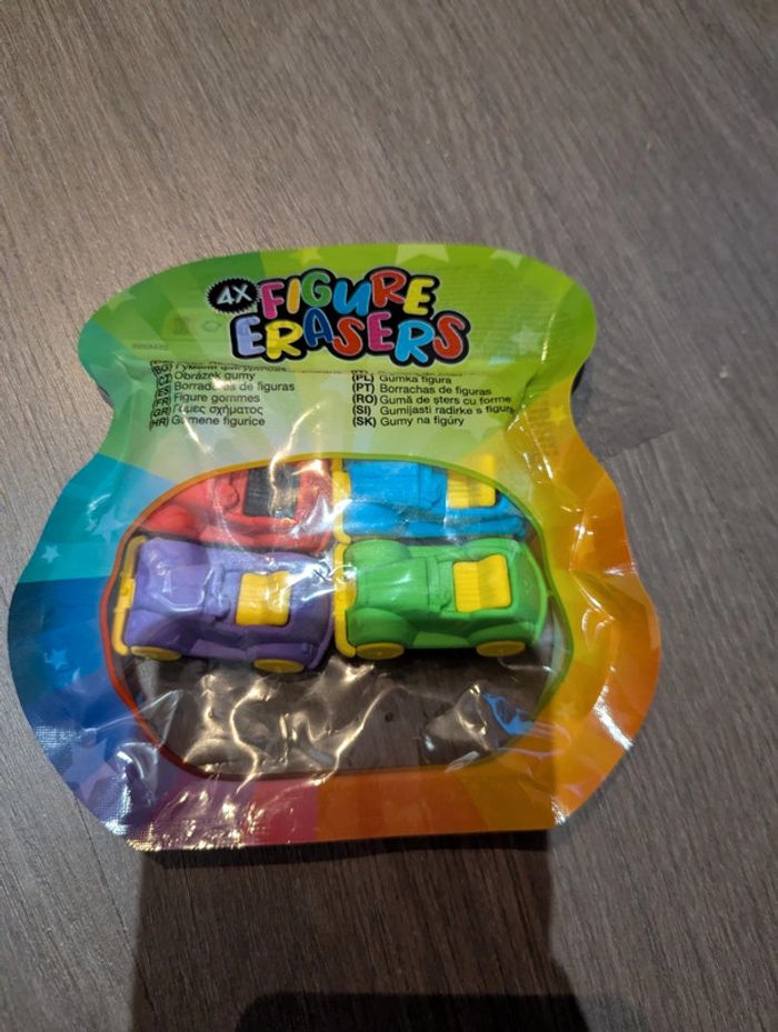 Petites gommes voitures