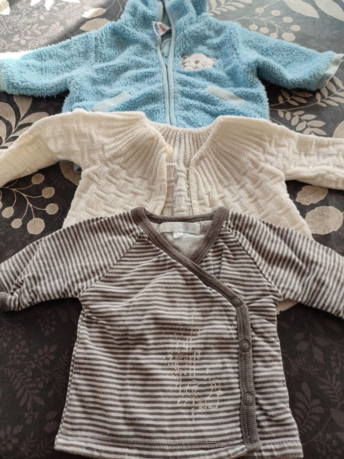 Lot gilets naissance - photo numéro 3