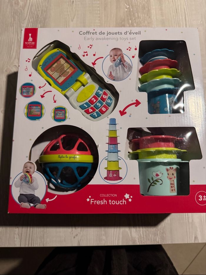 Coffret d éveil Sophie la girafe neuf - photo numéro 3