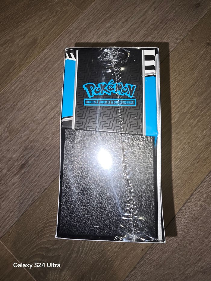 Pokemon etb coffret dresseur d'élite foudre noir - photo numéro 4