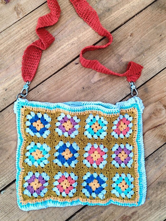 Sac besace - en crochet granny square - photo numéro 3