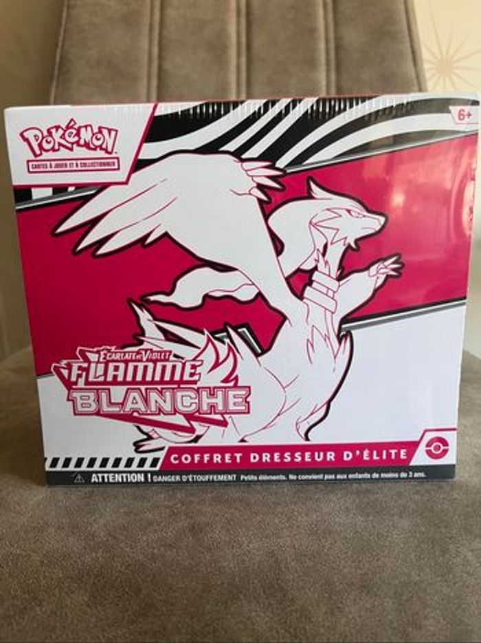 Pokemon ETB 10.5 Flamme Blanche - photo numéro 2