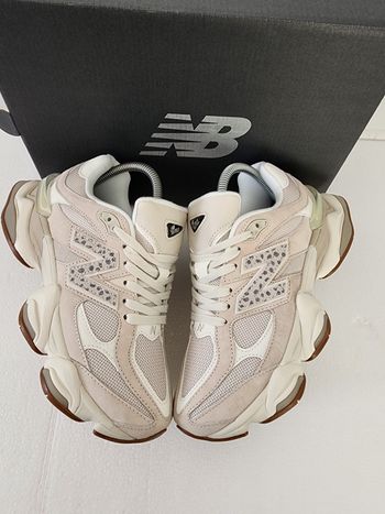New balance9060 neuf avec boîte taille 39,5 très bon état femme sport promenade