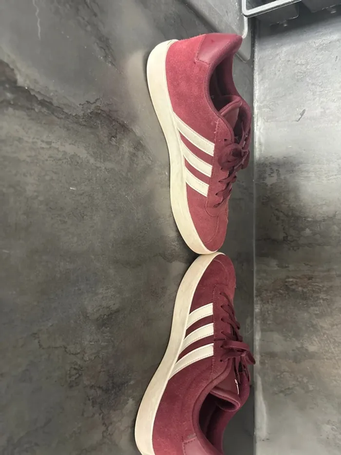 Basket adidas en daim en très bon état Taille 38 - photo numéro 4