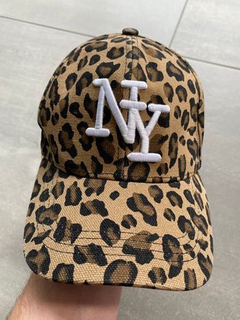 Casquette ajustable léopard NY