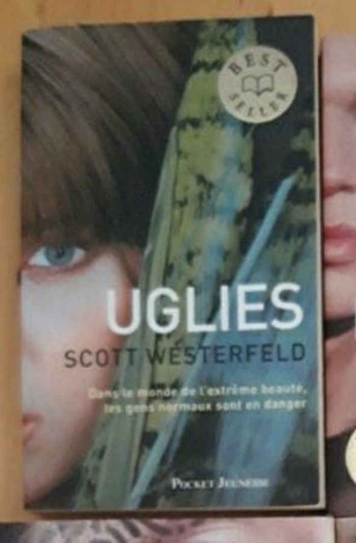 Scott Westerfeld UGLIES