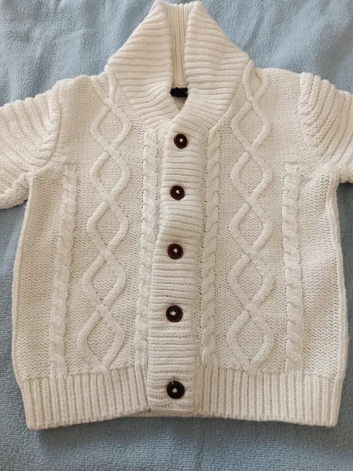 Gilet Blanc Kiabi 18mois porte 1fois - photo numéro 2